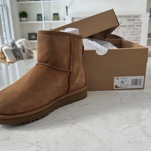 UGG Short Boots in Tan Suede
